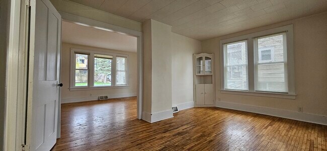 Photo - 214 S Church St