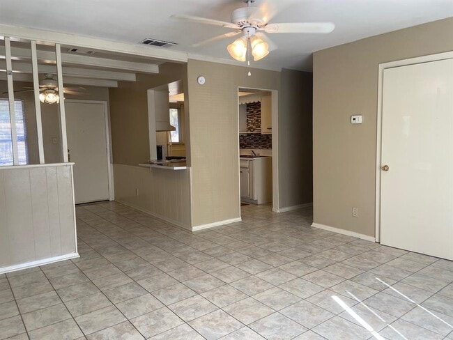 Photo - 1902 Fair Oaks Dr