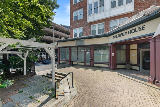 Photo - 196 Crown St