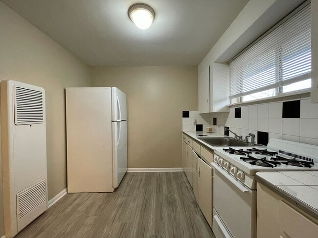 Building Photo - 1435 Otis St Unit 01