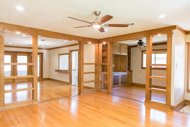 Building Photo - 9010 Linkmeadow Ln