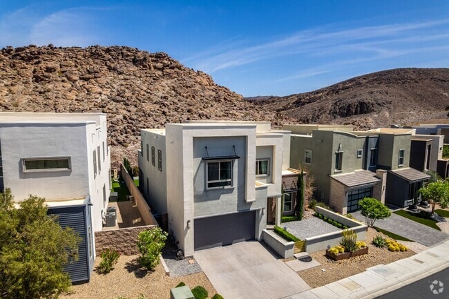 Building Photo - Furnished Luxury Rental with Mountain View...