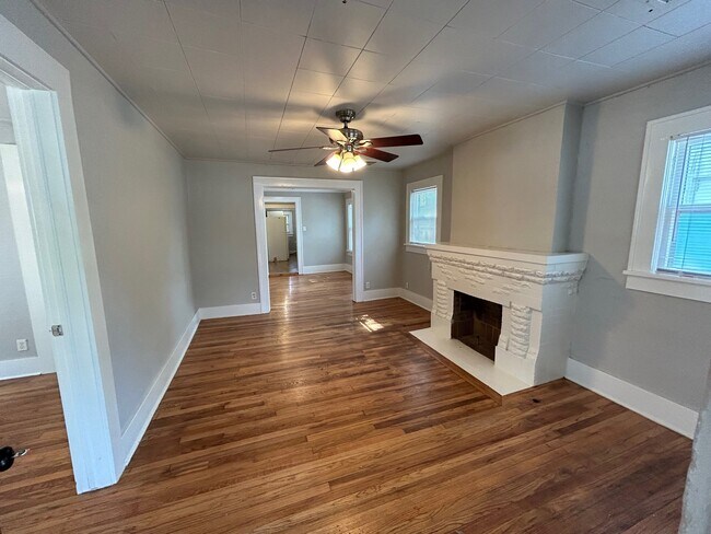 Photo - 2512 E 11th Pl