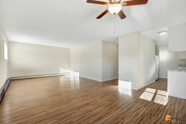 Photo - 435 E 10th Ave