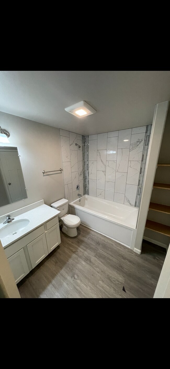 4585 N Trunk Rd Unit 4