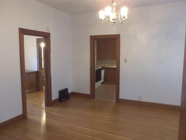 Photo - 1710 Harwood St