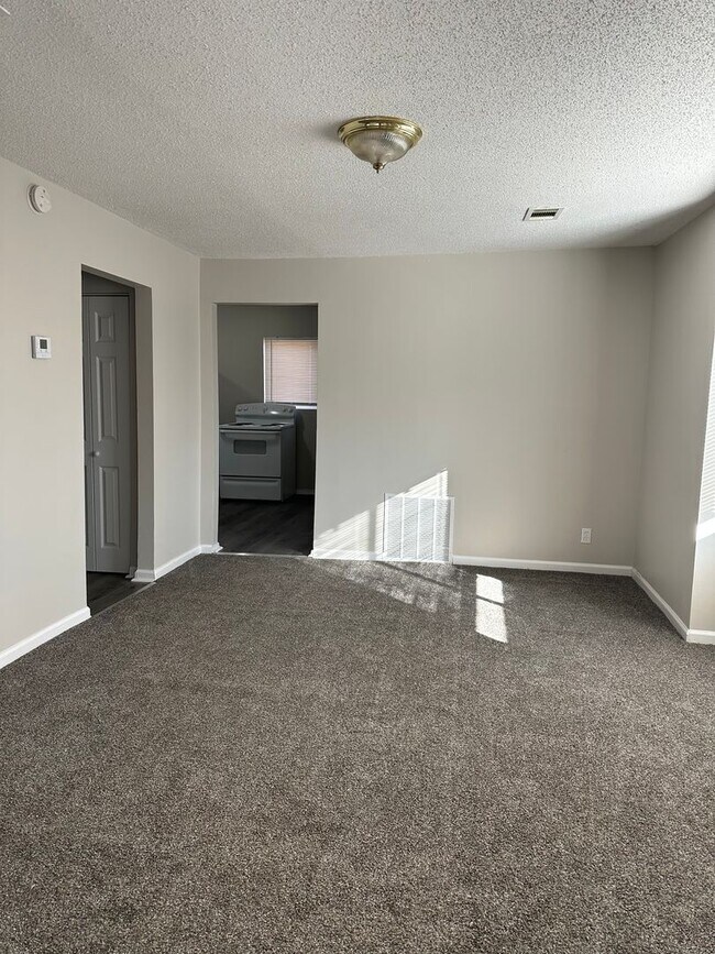 Photo - Cozy 2 bedroom for rent!