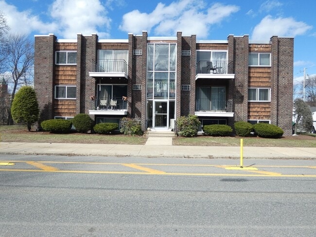 Building Photo - 37 South St Unit 6