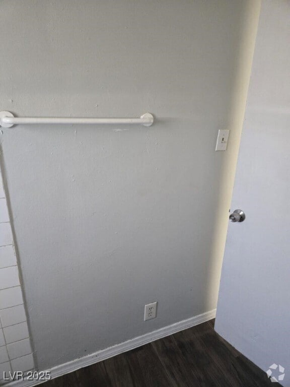 Building Photo - 409 W Van Buren Ave Unit 5 Rental