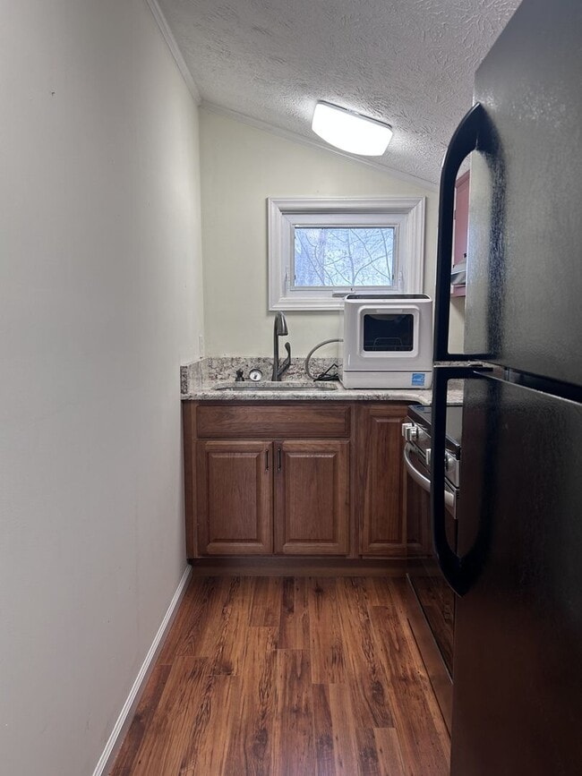 Photo - Cute Garage Apt and Cozy Living with a Front-Deck View