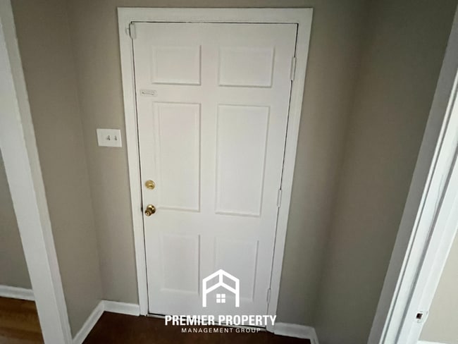 Photo - 1601 Favell Dr