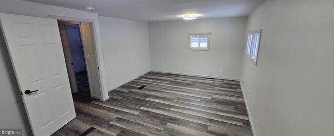 Photo - 1040 Chestnut Rd