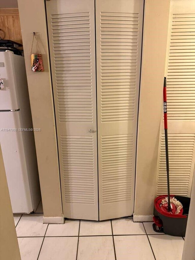 Photo - 6031 Shaker Wood Cir Unit 107