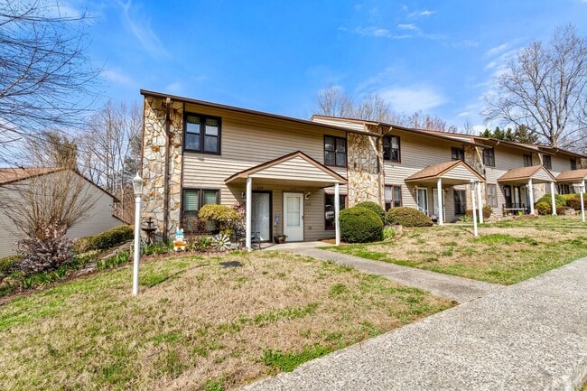 Photo - Updated 2-bedroom, 1.5-bath townhome in Winston-Salem
