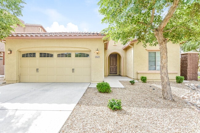 Building Photo - 15629 W MacKenzie Dr