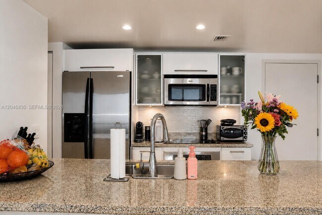 Photo - 185 SW 7th St Unidad 3709