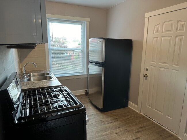 Photo - 4054 W Dickens Ave Unit 1B