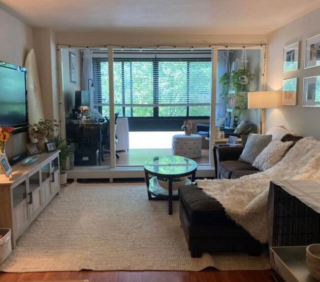 Building Photo - 18 Juniper St Unit #49