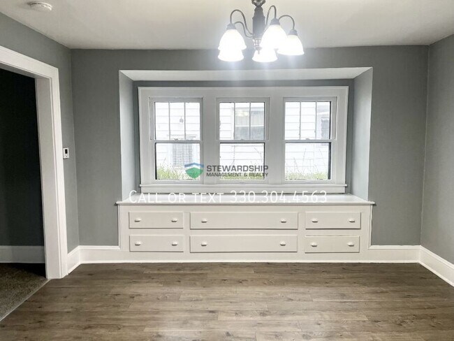 Building Photo - 1012 Brown St