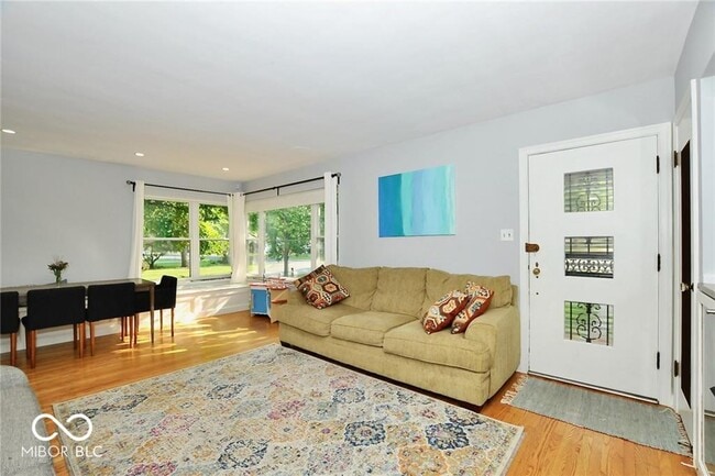 Photo - 5754 Primrose Ave