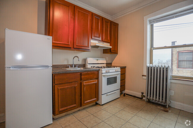 Building Photo - 7669 N Sheridan Rd Unit 3G Rental