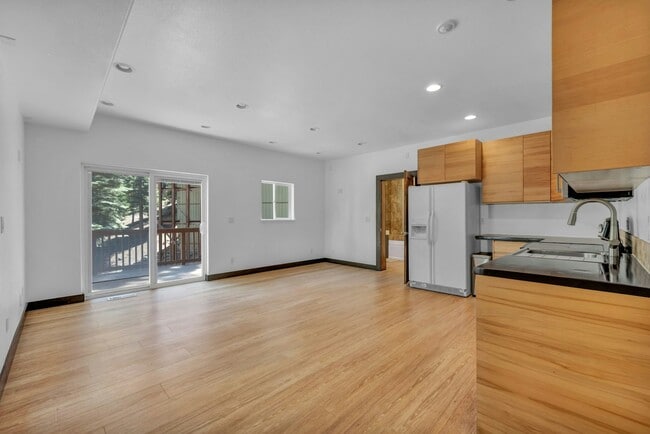 Photo - 638 N Martin Dr Unidad C