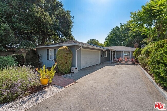 Building Photo - 2795 Casitas Ave Rental