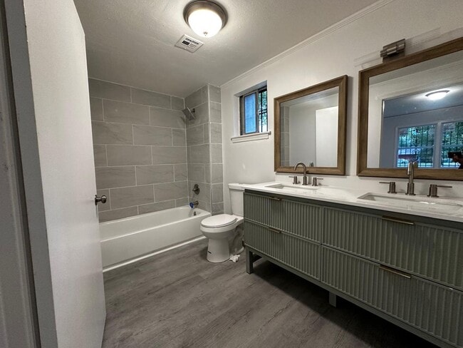 Photo - Spacious 5 Bed / 2 Bath home