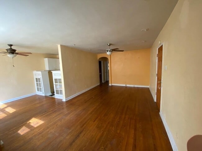 Building Photo - 6143 Old York Rd Unit 1 Rental