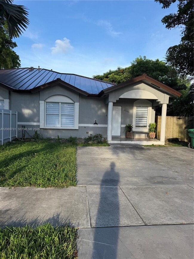 Building Photo - 22727 SW 125th Ave Unit #B