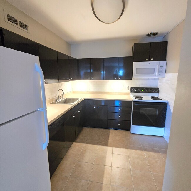 5939 Nagel Ave Unit 204