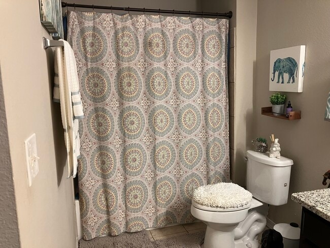 Building Photo - 6435 Manhattan Village Ave Unit 101