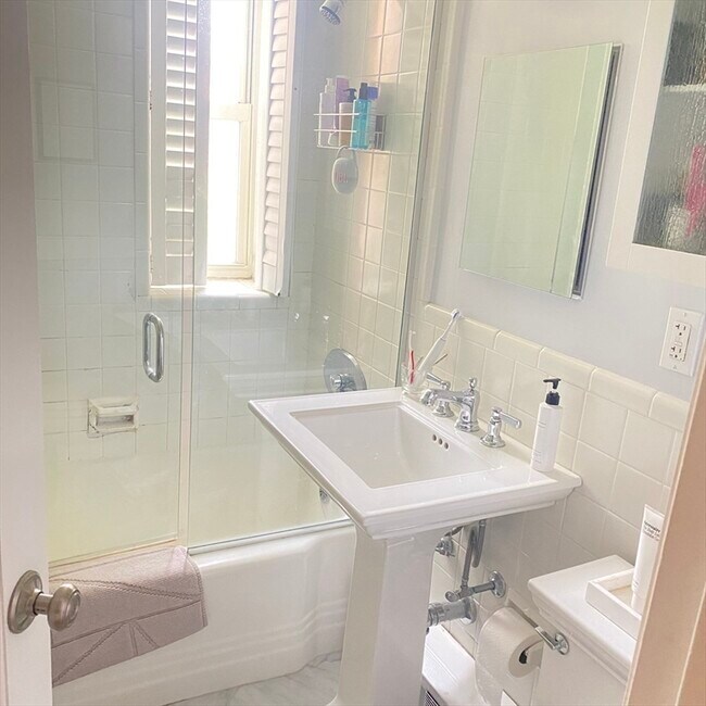 Photo - 145 Pinckney St Unidad 316