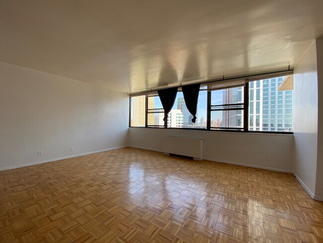 Photo - 135 Montgomery St