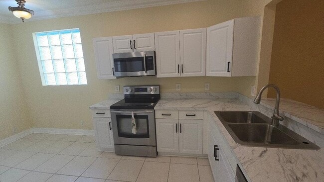 Photo - 10351 NW 7th St