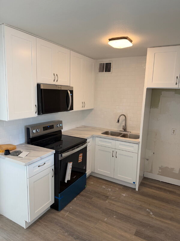 Photo - 390 W Lindbergh Ave