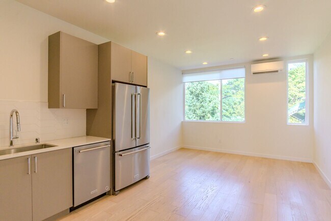 Photo - 2513 13th Ave S