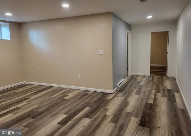 Building Photo - 558 Lincoln Hwy E