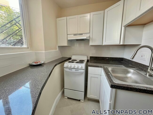 Building Photo - 20 Armington St Unit 25