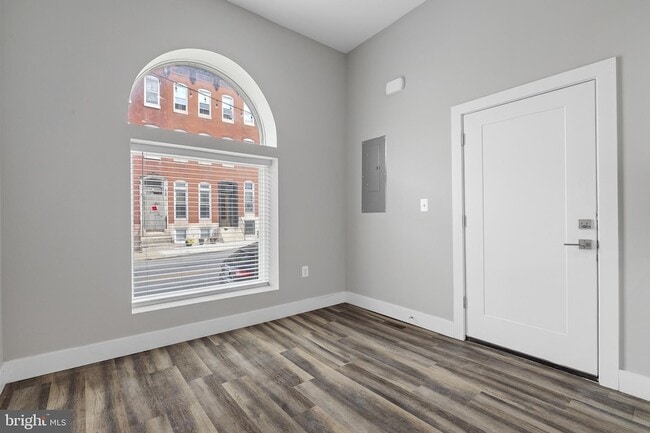 1235 W Lafayette Ave
