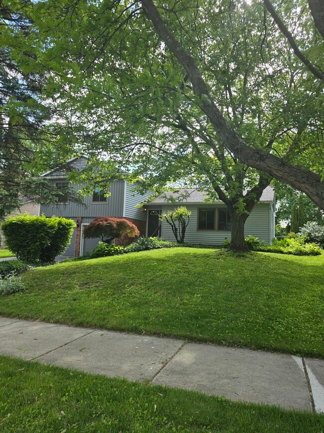 Photo - 2125 Ardenne Dr House