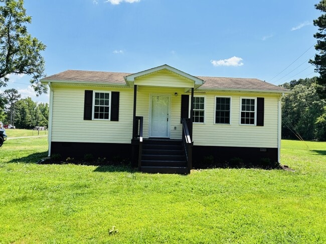 Photo - 847 Skipwith Rd