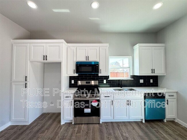 Photo - 2025 Stuart St