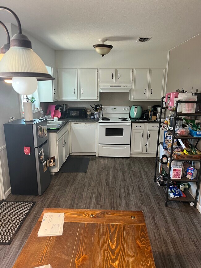 Photo - 6304 Quaker Ave Unit A