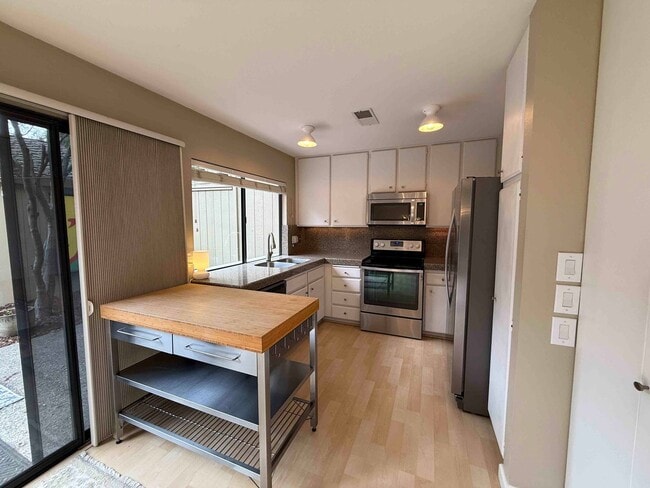 Photo - Fabulous Campus Commons 3 Bedroom