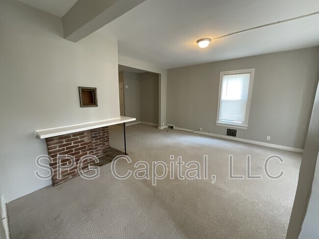 58 E Stevens St Unit 1