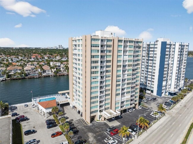 Building Photo - 1410 S Ocean Dr Unit 402