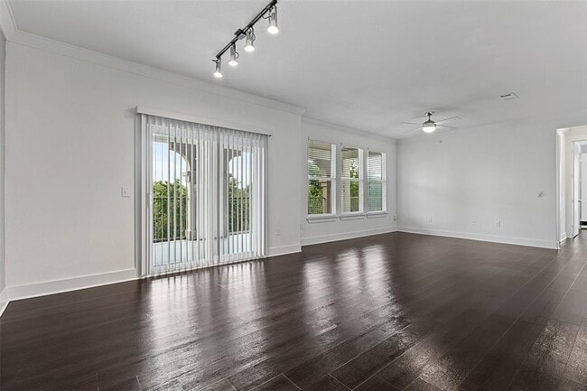 Photo - 3300 Towers Blvd Unit 622