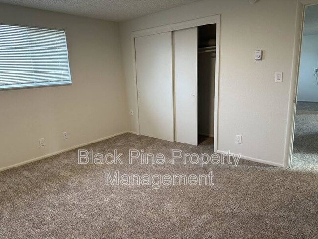 Photo - 137 Davis Ave Unit E