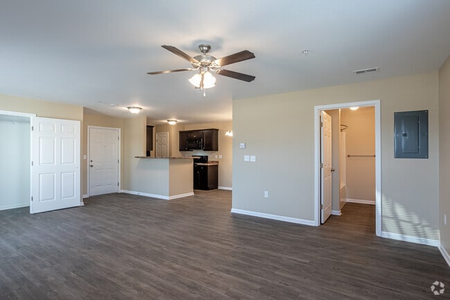 Estudio - 804SF - Terrace Green Apartments